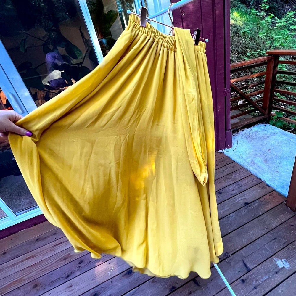Unbranded mustard colored chiffon skirt with sash. Elastic waist would fit S/M